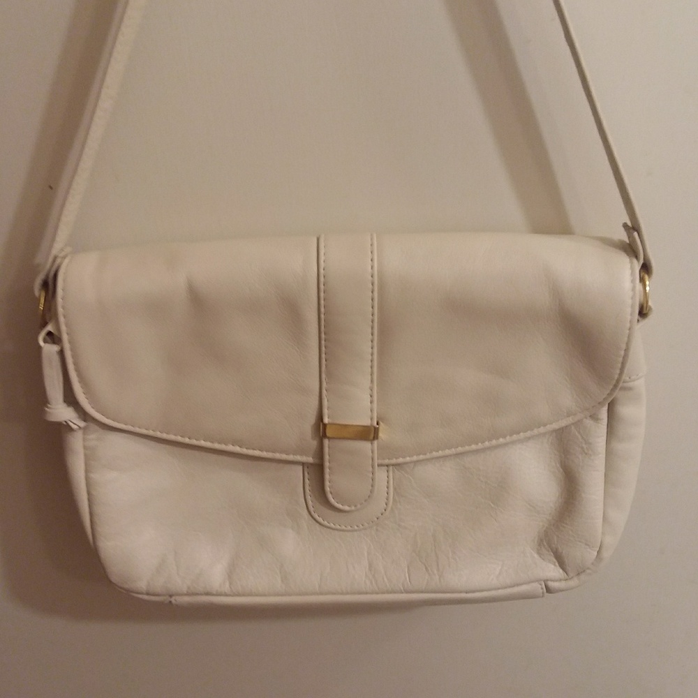 Ladies leather bag